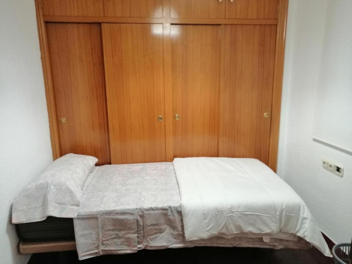 Rooms Estacion Аликанте Номер фото